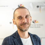 Kľúčovou úlohou komory je rozvoj vzťahov medzi slovenskými a švajčiarskymi subjektmi v oblasti obchodu, vzdelávania a kultúry - HSSR